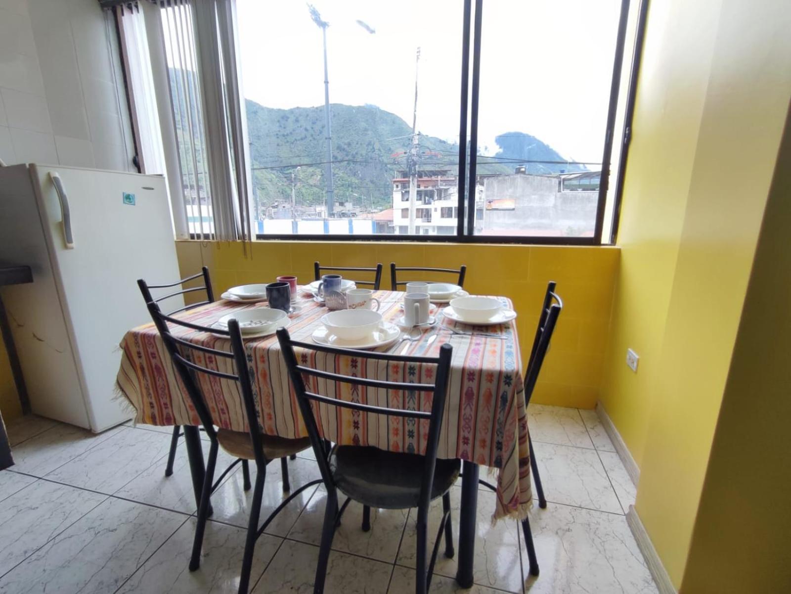 Mayra'S Apartments And Spanish School بانيوس المظهر الخارجي الصورة