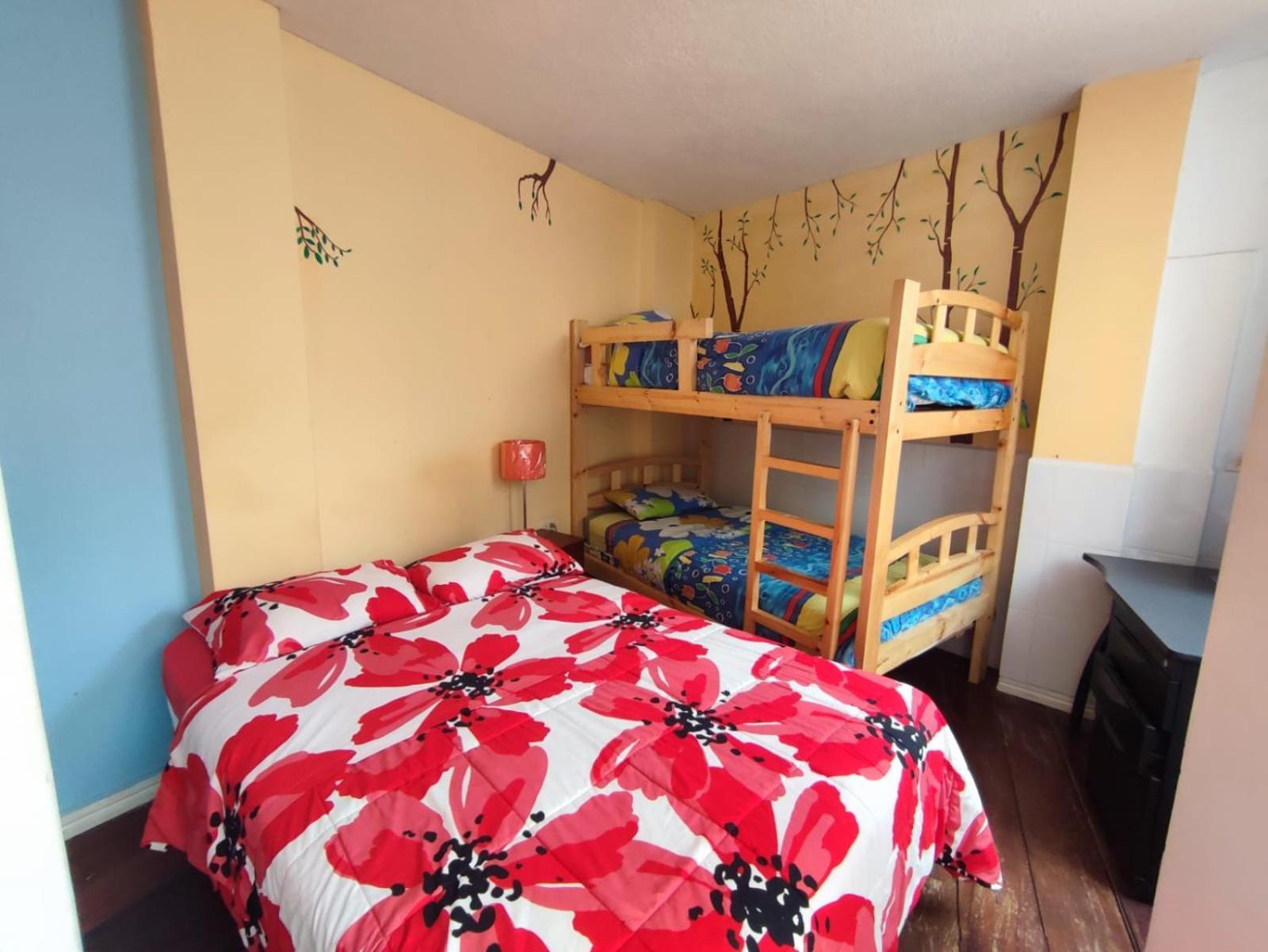 Mayra'S Apartments And Spanish School بانيوس المظهر الخارجي الصورة