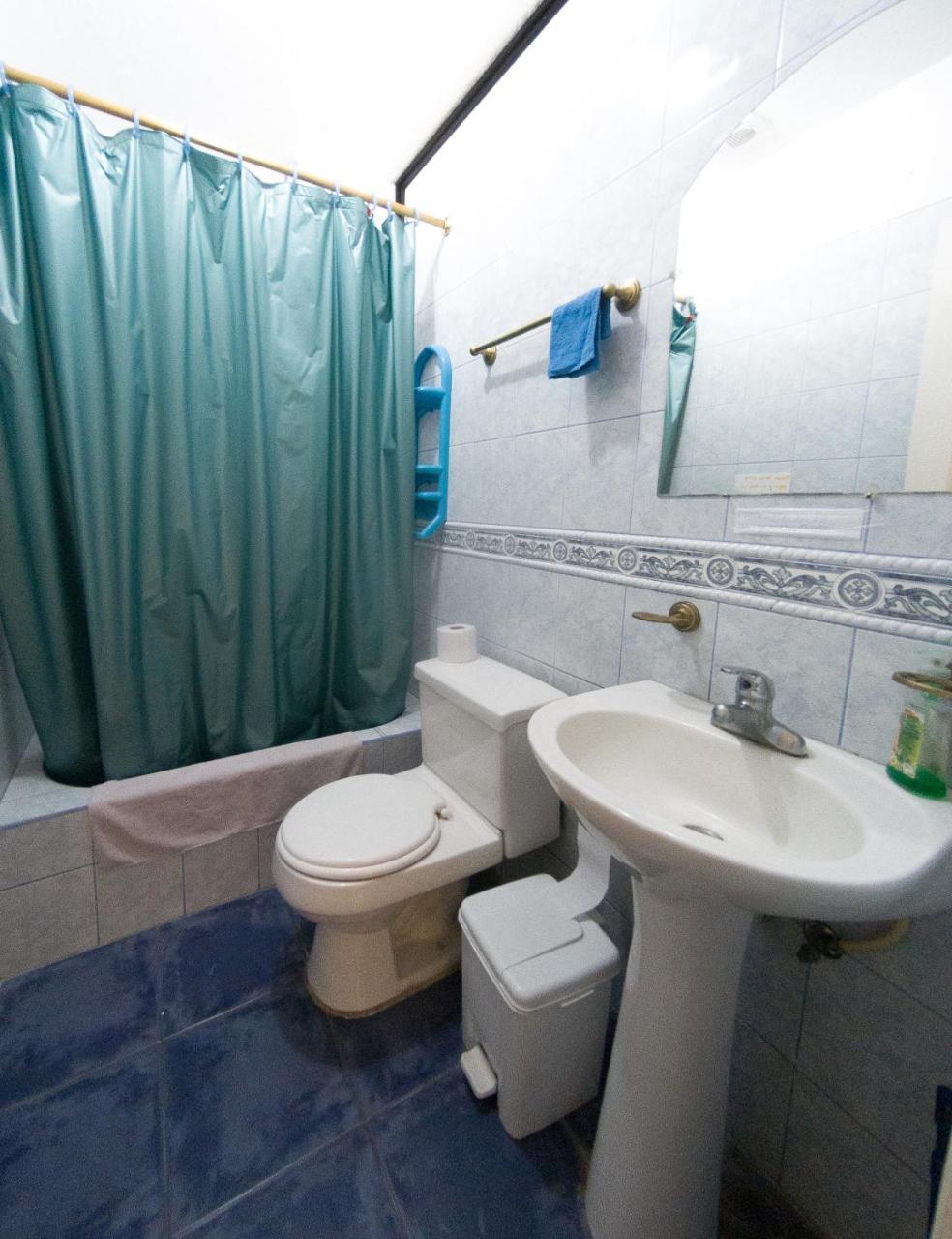 Mayra'S Apartments And Spanish School بانيوس المظهر الخارجي الصورة